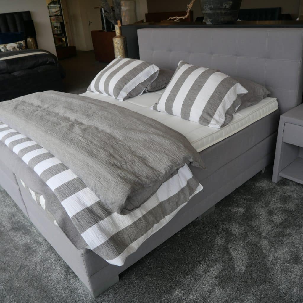 Boxspring Lumina showroom